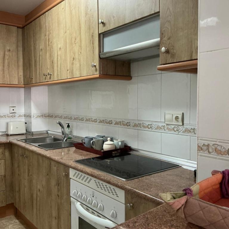 Apto Calpe con piscina. No uses coche vacaciones. - Apartamento de 2 dormitorios - 9