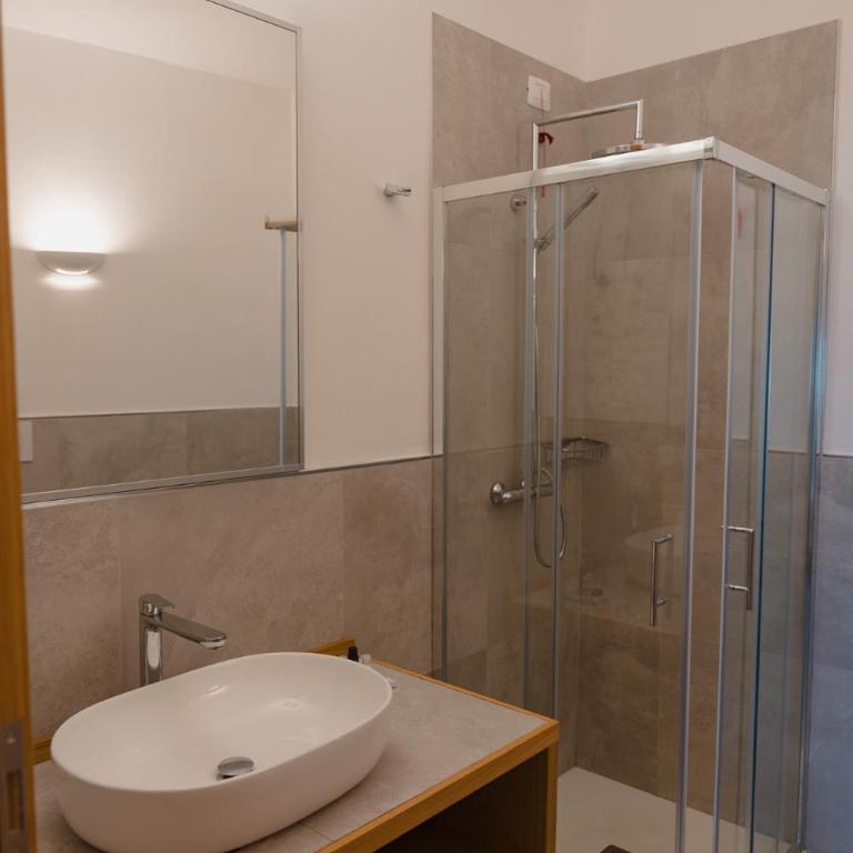 Rooms, affittacamere Maksim - Camera Matrimoniale con Balcone e Vista Mare - 4