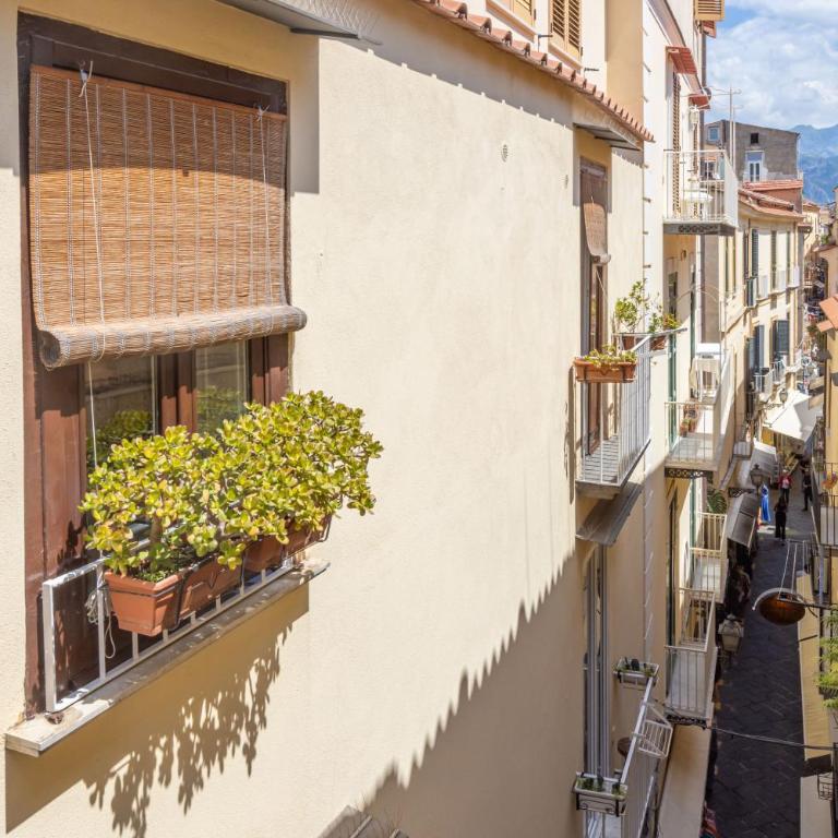Estate4home - Heart Holiday - Appartamento con Balcone - 9