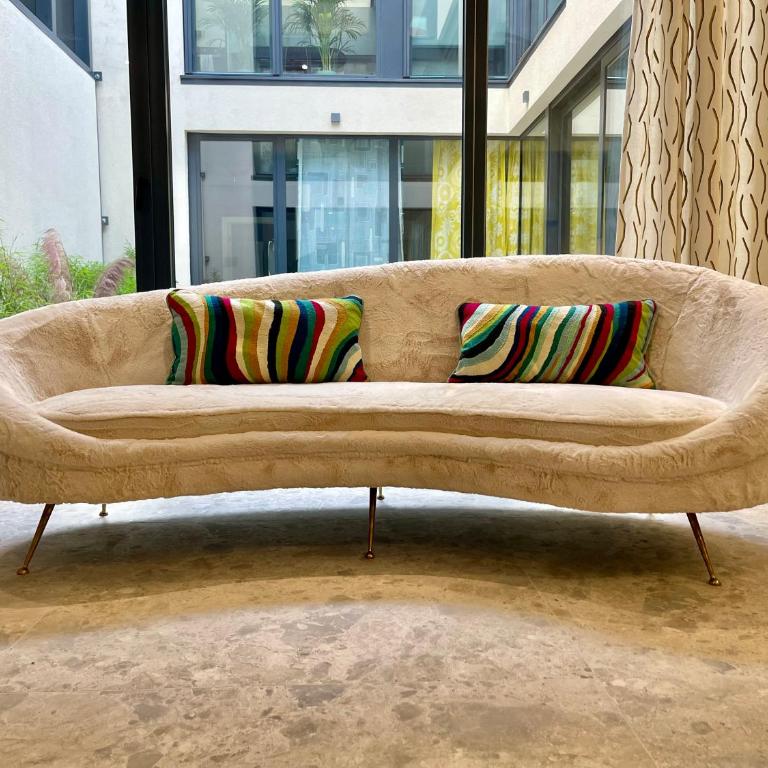Glass & Charme - Central Suite - Appartamento con 2 Camere da Letto - 17