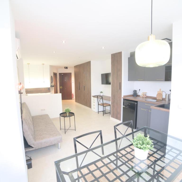 Estudio Playa & Centro - Piscina y Todo a Pie - Apartamento de 1 dormitorio - 32