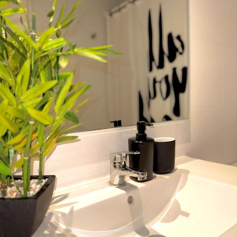 Amplio y cómodo Departamento en el Corazón de Santiago con estacionamiento gratis - Apartamento de 2 dormitorios - 8