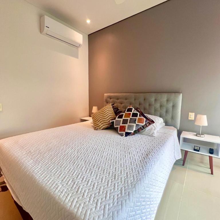 Apartamento de tres habitaciones frente al mar - Three-Bedroom Apartment - 10