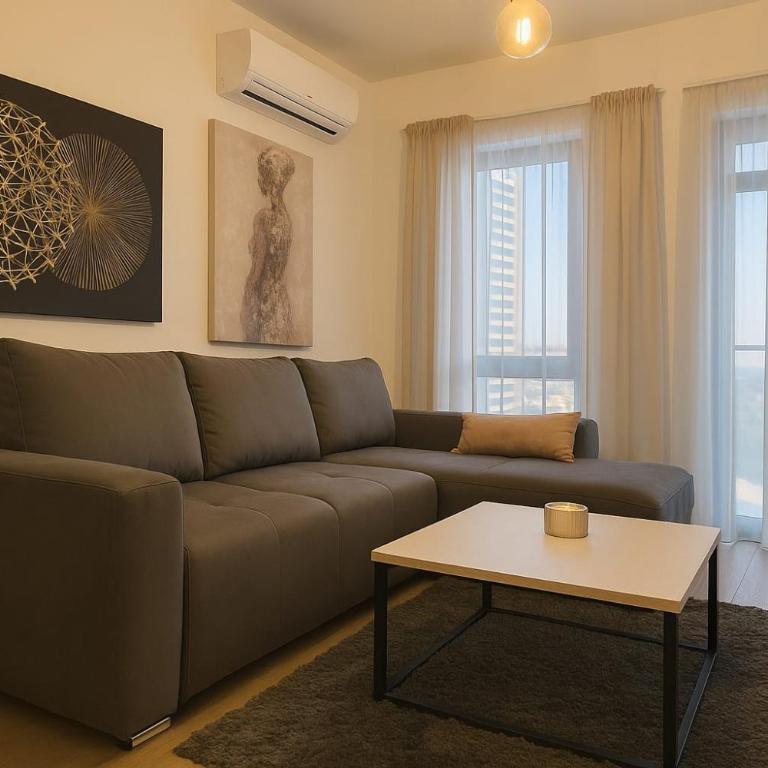 Queen's Park Residence Apartments - One-Bedroom Apartment with Terrace - 13