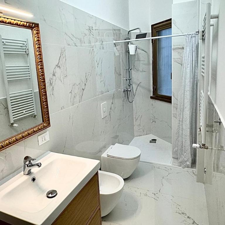 Elegant Home in Rome Appio, Wi-Fi, Subway - Appartamento con 2 Camere da Letto - 37