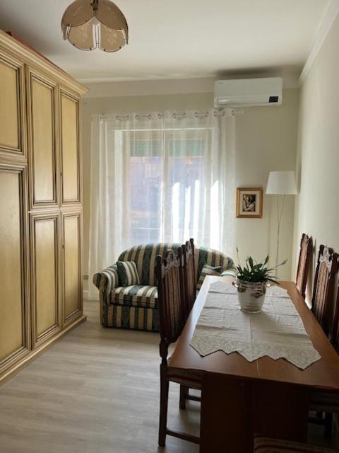 Elegant Home in Rome Appio, Wi-Fi, Subway - Appartamento con 2 Camere da Letto - 53