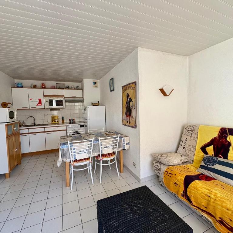 Appartement Calme avec Terrasse et Garage à Saint-Jean-de-Monts - FR-1-323-145 - Apartment (4 Erwachsene) - 13