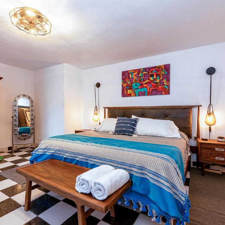 La Joya Azul SMA - LGBTQS - King Room with Pool View - 2