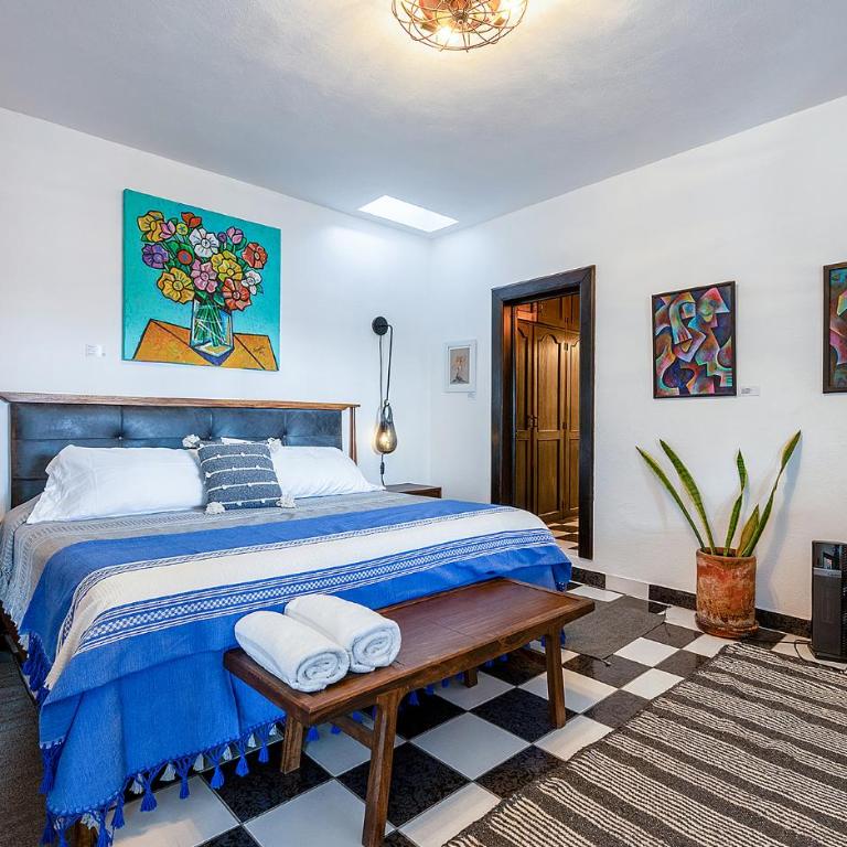 La Joya Azul SMA - LGBTQS - King Room - 1
