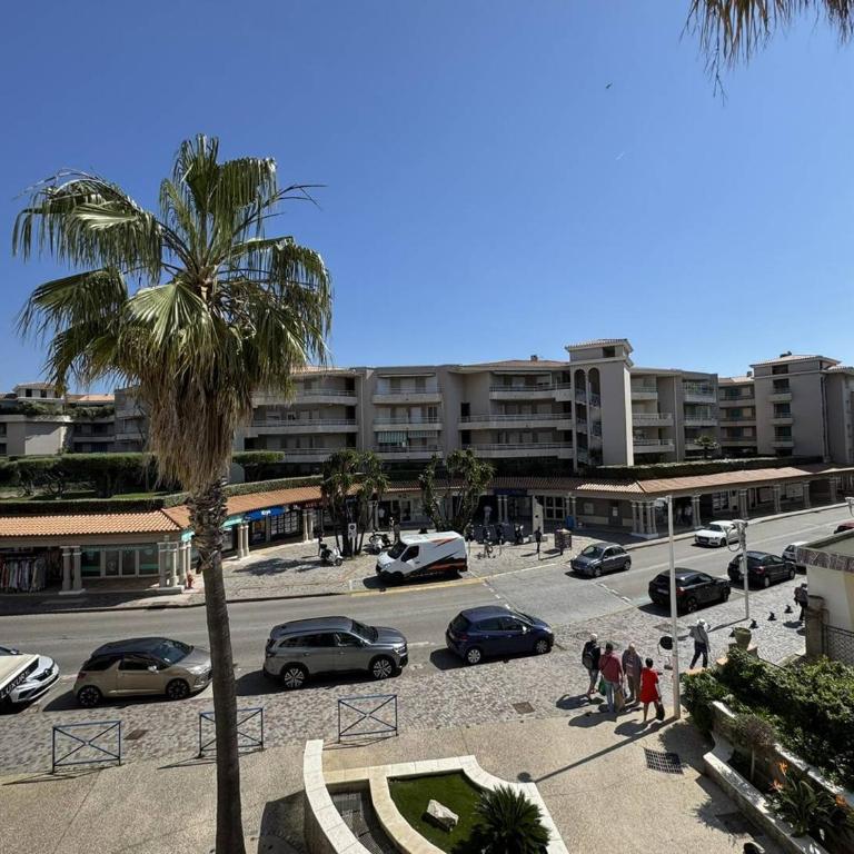 Appartement climatisé en centre-ville de Cavalaire-sur-Mer - FR-1-100-356 - Appartamento - 1