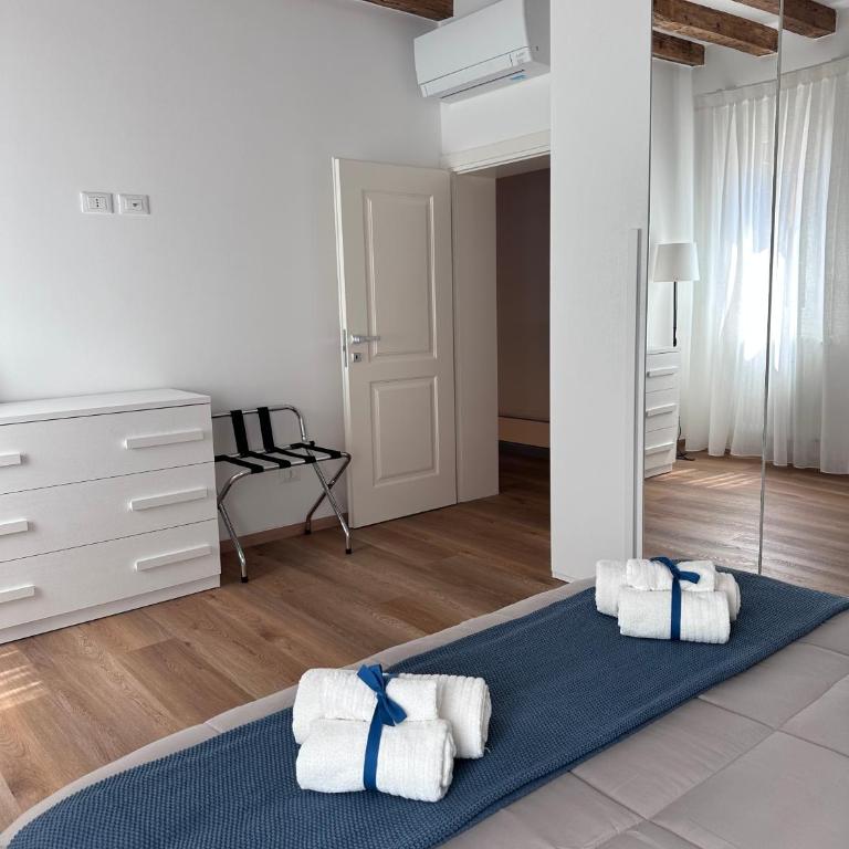 Ca' Elena beautiful canal view Biennale - Appartamento Deluxe con 2 Camere da Letto - 19