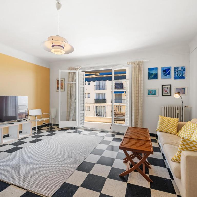 Sunny apartment with balcony - One-Bedroom Apartment - 5
