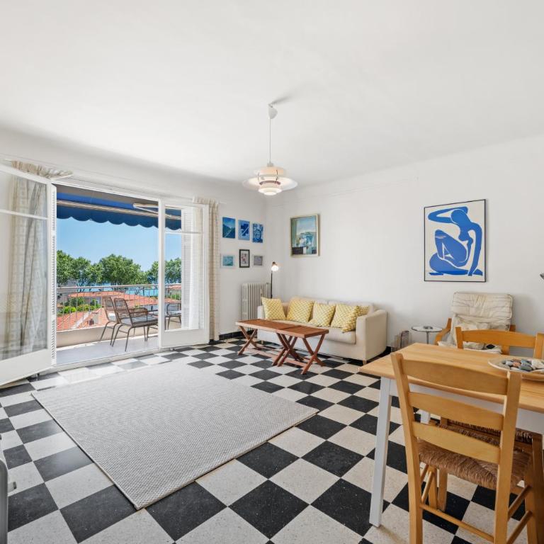 Sunny apartment with balcony - One-Bedroom Apartment - 6