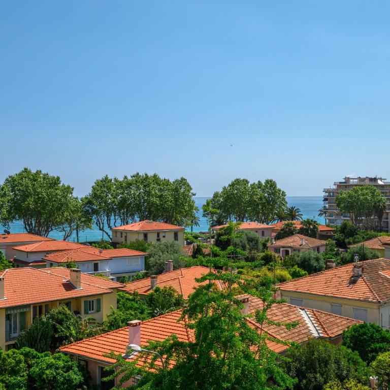 Sunny apartment with balcony - One-Bedroom Apartment - 26
