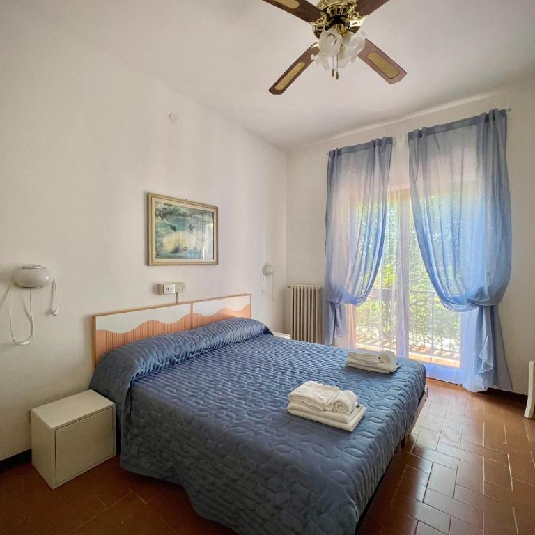 Bed&Breakfast Villa Lorena - Camera Standard Matrimoniale/Doppia con Letti Singoli - 1
