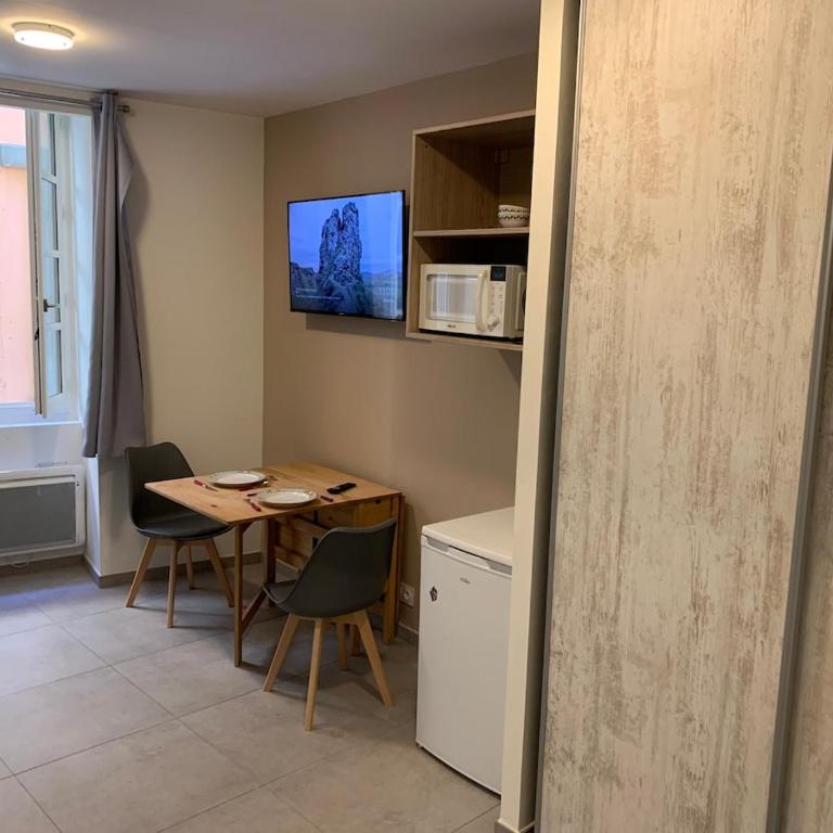 Grande chambre-appartement Sara - One-Bedroom Apartment - 3