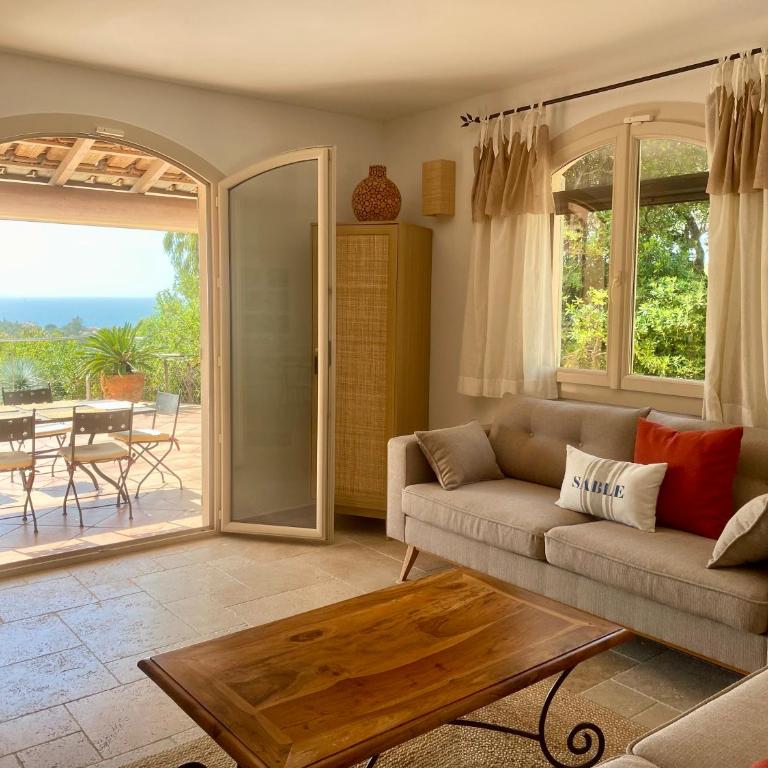 Maison vue mer sur les Îles d'Or - Villa 2 Chambres - 14