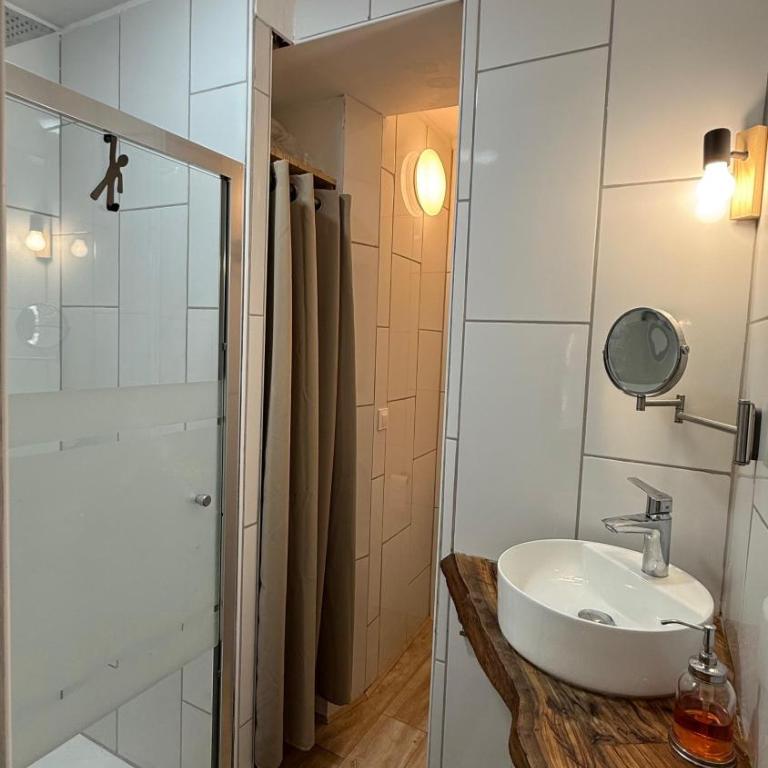 Appartement 2 pieces centre Menton jardin Bioves 4 nuits minimum - Appartement 1 Chambre - 4