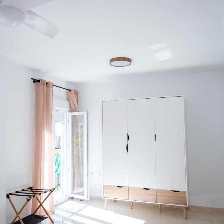 My Dream Beach & Town Apartment - Three-Bedroom Apartment - 46