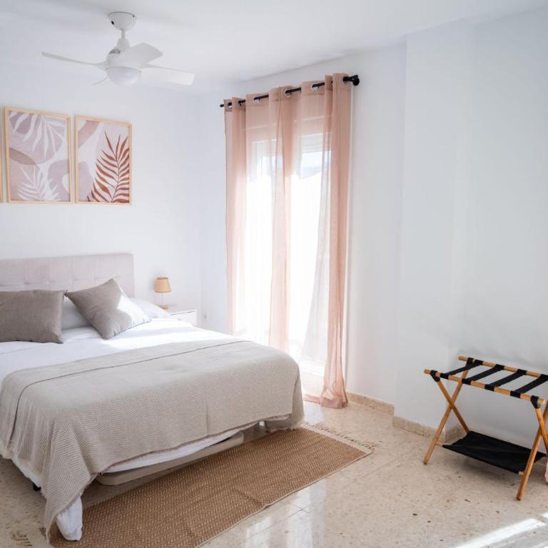 My Dream Beach & Town Apartment - Three-Bedroom Apartment - 47