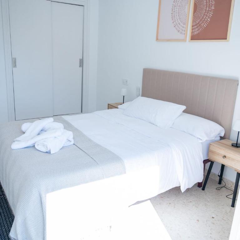 My Dream Beach & Town Apartment - Three-Bedroom Apartment - 35