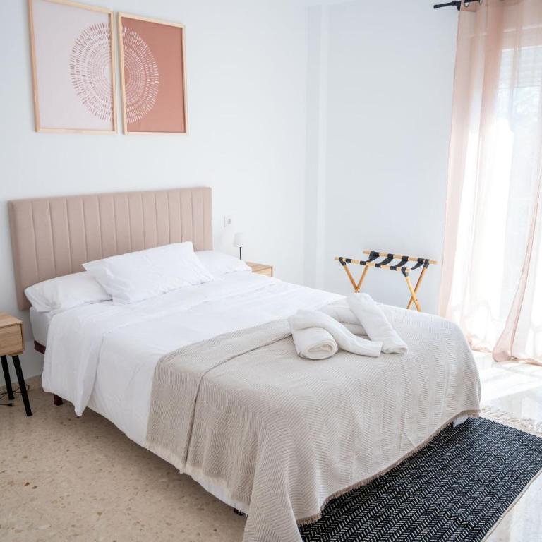 My Dream Beach & Town Apartment - Three-Bedroom Apartment - 38