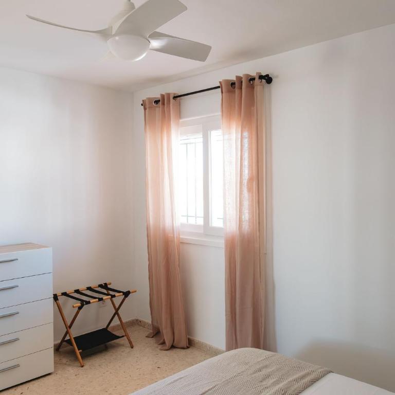 My Dream Beach & Town Apartment - Three-Bedroom Apartment - 34