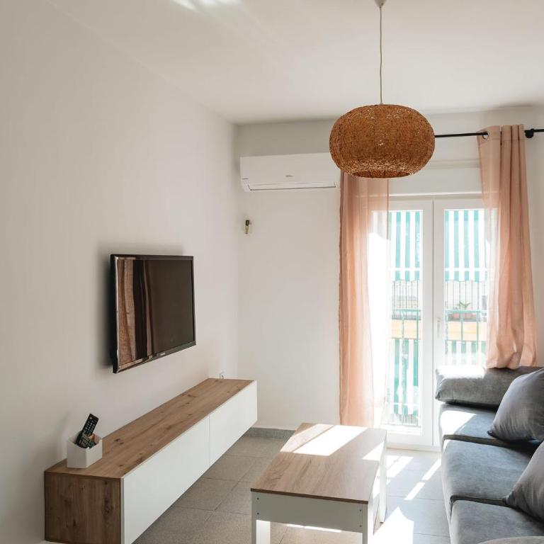 My Dream Beach & Town Apartment - Three-Bedroom Apartment - 19