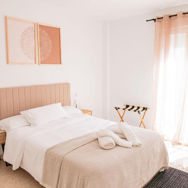 My Dream Beach & Town Apartment - Three-Bedroom Apartment - 40