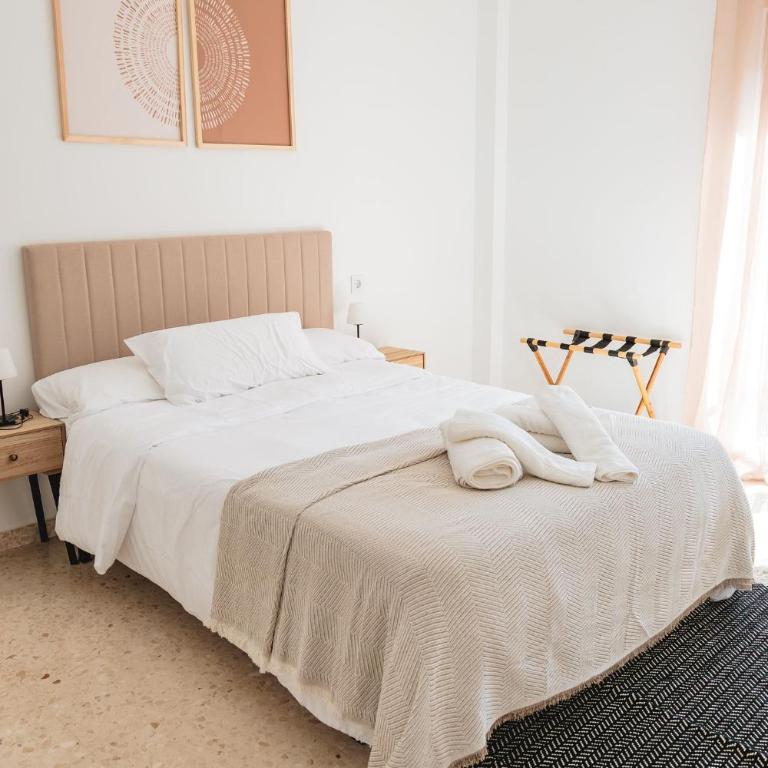 My Dream Beach & Town Apartment - Three-Bedroom Apartment - 42