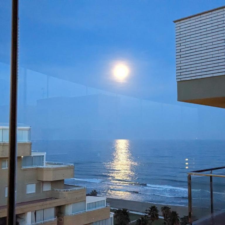 Primera Línea con Vistas Panorámicas al Mar - Apartamento de 2 dormitorios con terraza y vistas al mar - 14