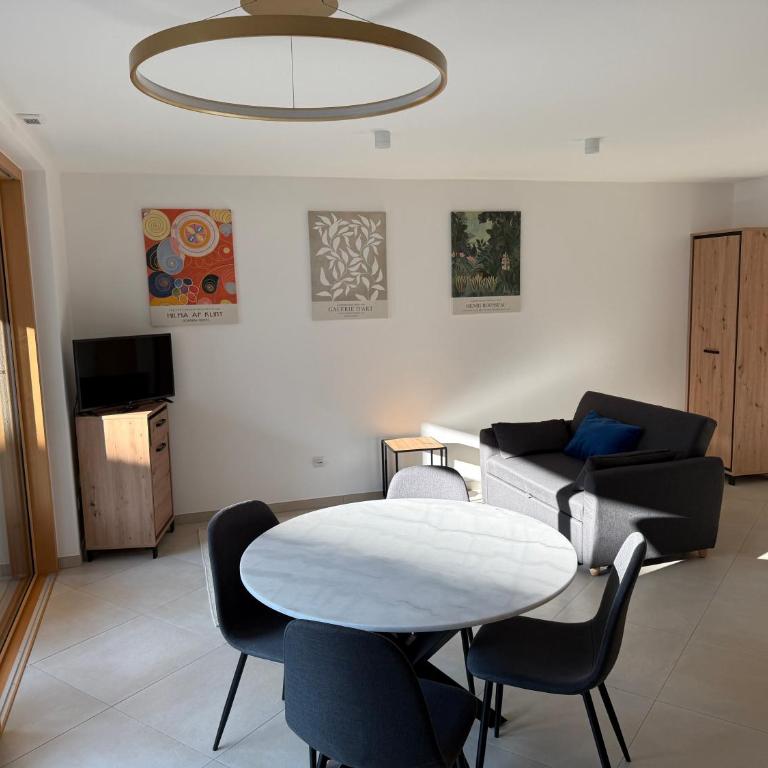 Trui Ensemble Apartment Alpine Escape with Garden - Appartamento con 1 Camera da Letto - 31