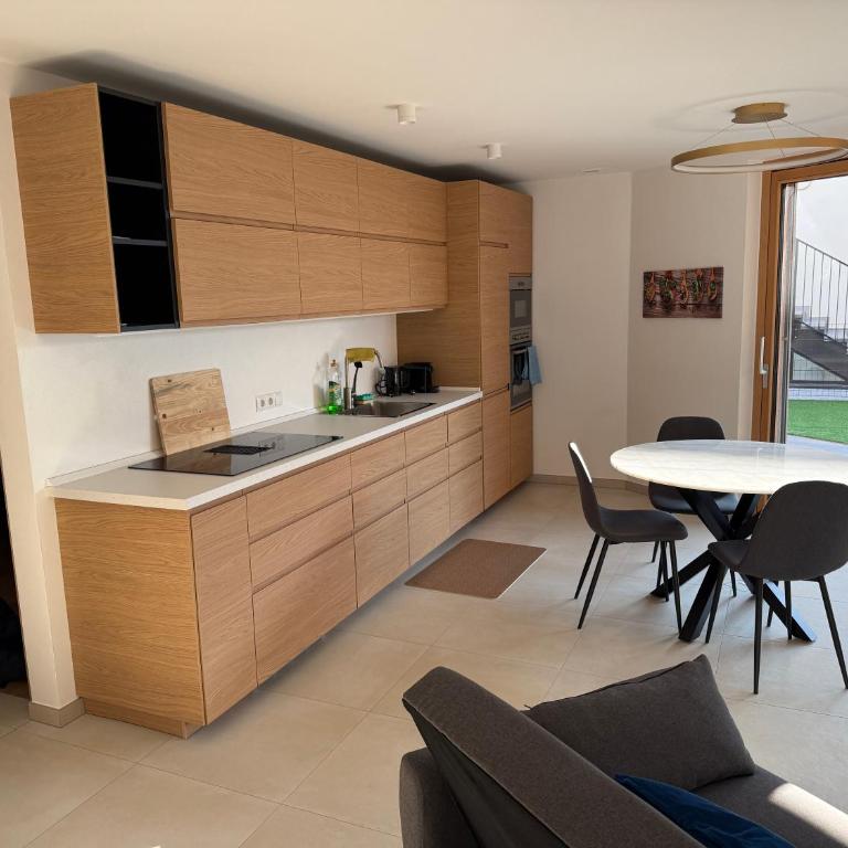 Trui Ensemble Apartment Alpine Escape with Garden - Appartamento con 1 Camera da Letto - 6