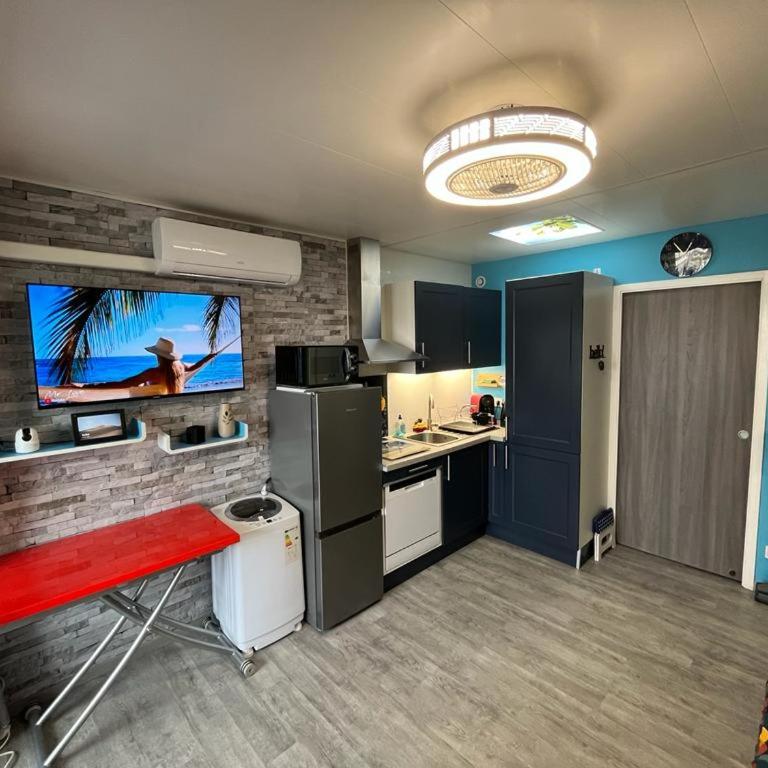 T2 Cosy à Gruissan Piscine, Clim WiFi Parking - Two-Bedroom Apartment - 4