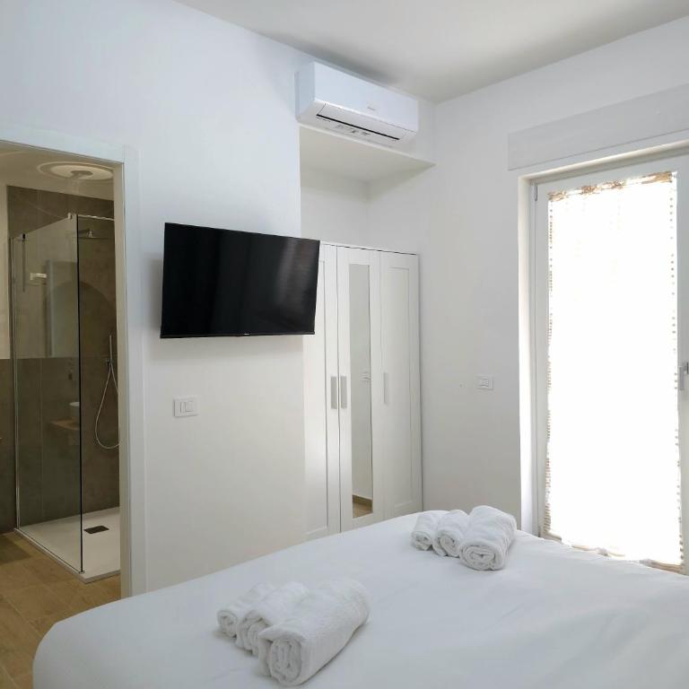 Rose Suites - Bari Stazione - Deluxe Room - 4