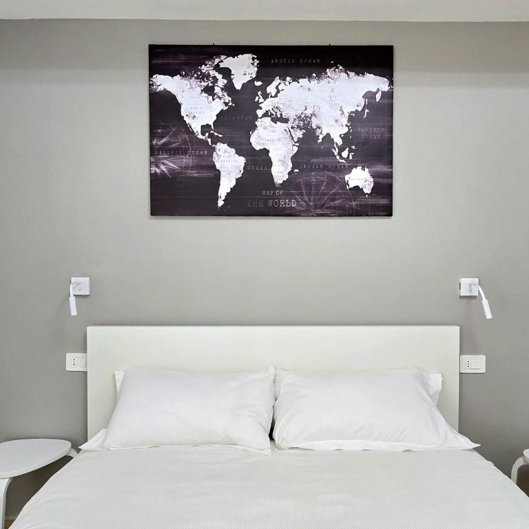 Rose Suites - Bari Stazione - Comfort Triple Room - 8