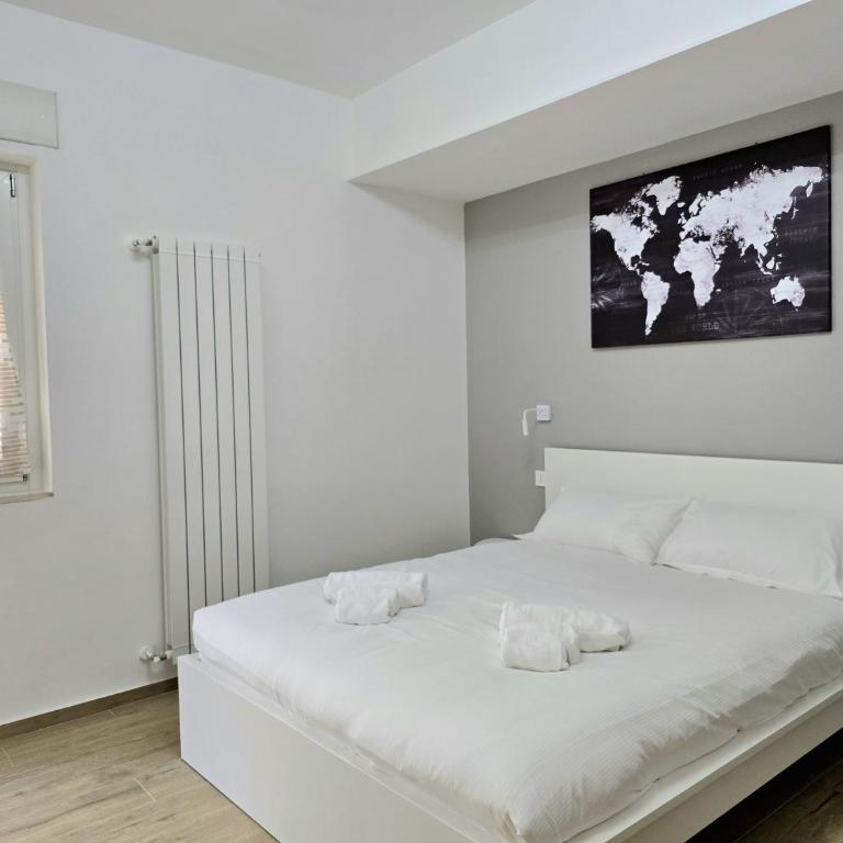Rose Suites - Bari Stazione - Comfort Triple Room - 4