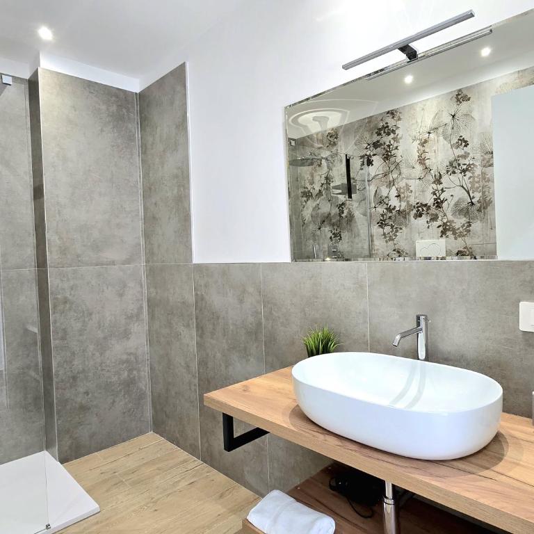 Rose Suites - Bari Stazione - Triple Room - 4