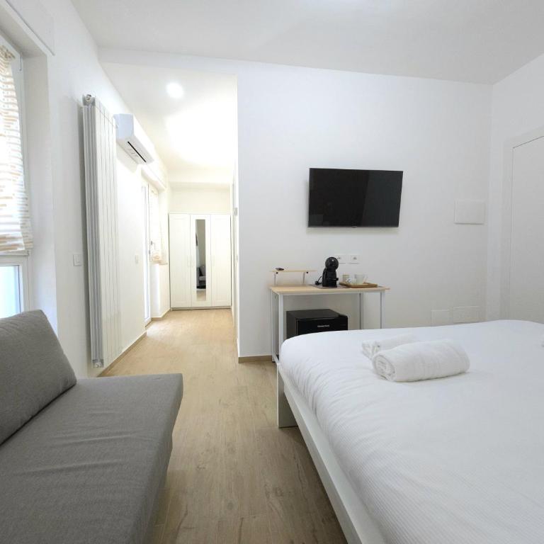 Rose Suites - Bari Stazione - Triple Room - 5