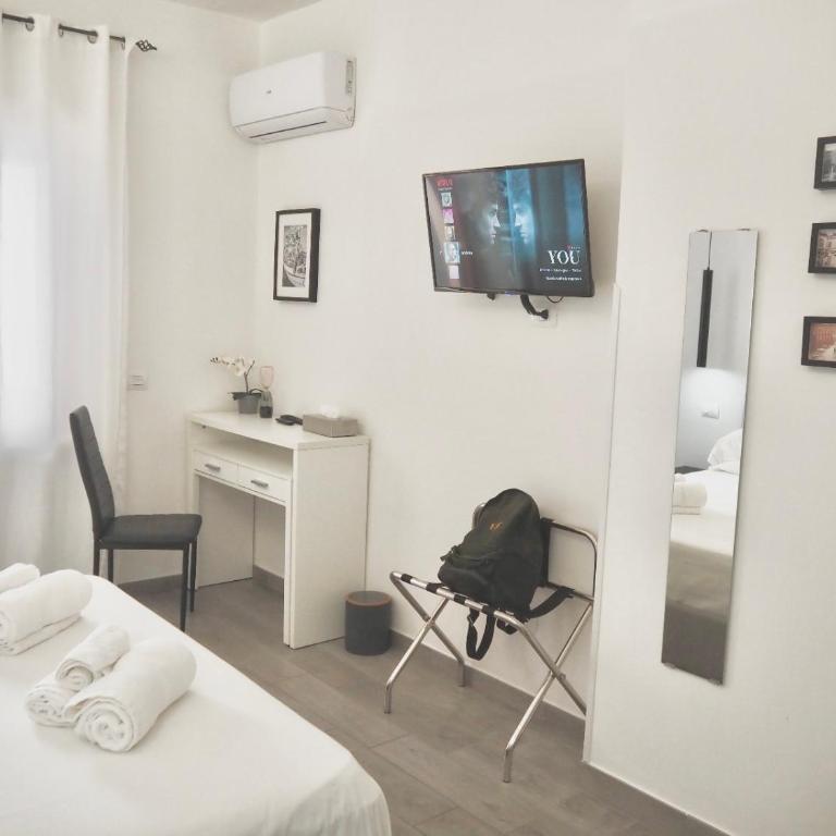 Room Center Sorrento Baby - Camera Matrimoniale con Bagno Privato - 9