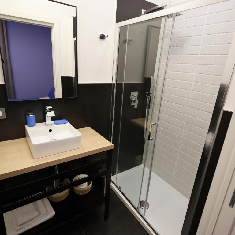 Sorelle Misceo - Double Room with Balcony - 7