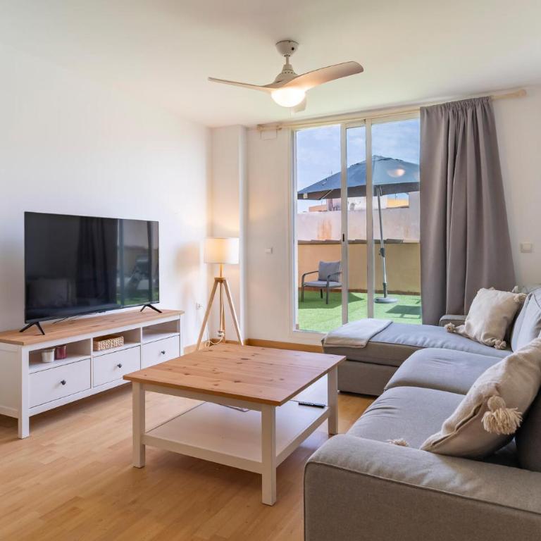 Stunning Apartment In Torremolinos - Apartamento de 3 dormitorios - 1