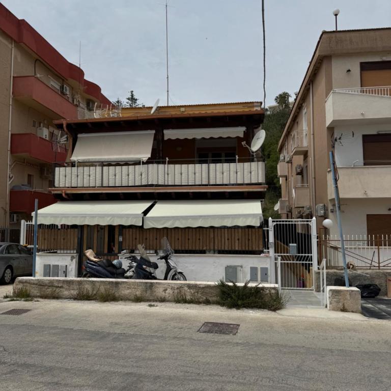 Case Vacanze LIDO AZZURRO - Appartamento con 2 Camere da Letto, Terrazza e Vista Mare - 3
