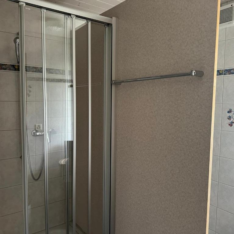 Pension St. Jakob - Vierbettzimmer mit Gemeinschaftsbad - 5