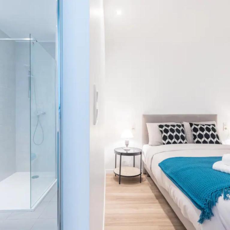 Extra spacious Apartment 5 min walk to Sea & Tram - Appartement - 9