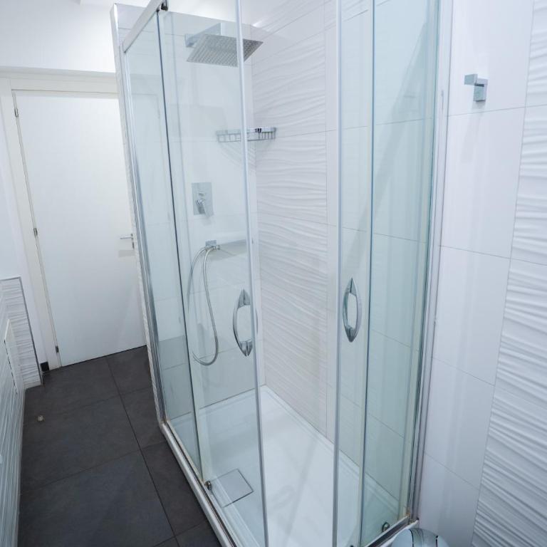 Amuri Room&Suite - Quadruple Room with Balcony - 21