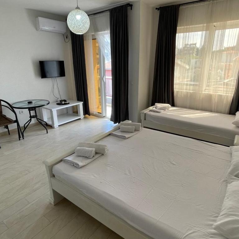 Elma Apartments Dobra Voda - Studio with Balcony - 3