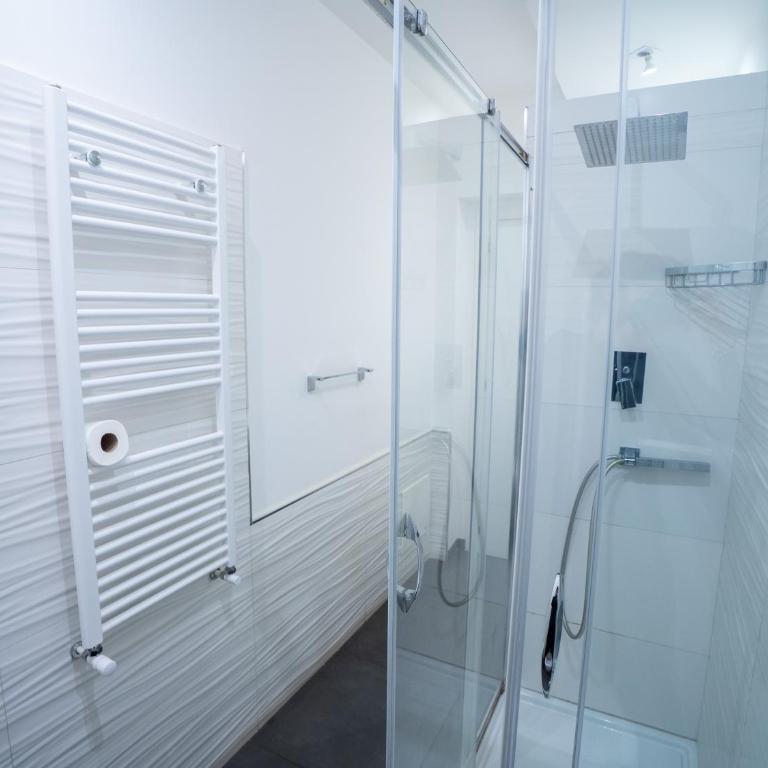 Amuri Room&Suite - Quadruple Room with Balcony - 23