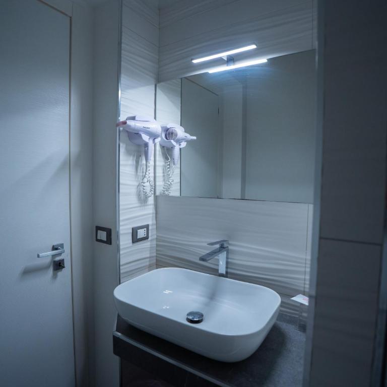 Amuri Room&Suite - Quadruple Room with Balcony - 24