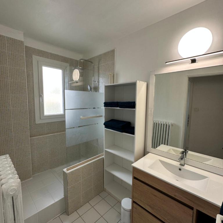 Appartement Lumineux avec Balcon - Appartement 3 Chambres - 11